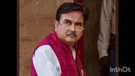 কলকাতা: হঠাৎই অসুস্থ হয়ে হাসপাতালে ভর্তি হলেন বিজেপি সাংসদ তথা কলকাতা হাইকোর্টের প্রাক্তন বিচারপতি অভিজিৎ গঙ্গোপাধ্যায়