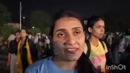 आगरा: यूपी पुलिस में चयनित अभ्यर्थियों को नियुक्ति पत्र वितरण समारोह के लिए परेड ग्राउंड से लखनऊ के लिए रवाना किया गया