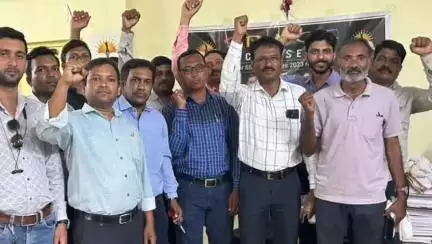 अकोला: मुंबई आंदोलनासाठी सर्किट हाऊस येथे शिक्षकांची सहविचार सभा संपन्न