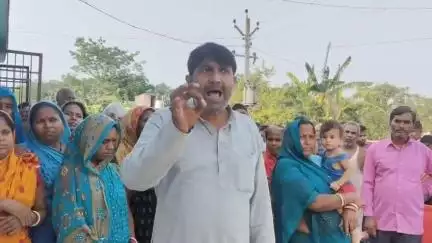 एक महापूर्वा स्थानीय विधायक पारु के द्वारा विभाग को पत्र लिखने के बाद भी नहीं लगा  ट्रांसफार्मर मौके पर पहुंचे बसपा नेता विजय कुमार सिंह