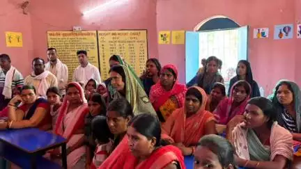 देव: महादलित टोलों में विशेष विकास शिविर का निरीक्षण, डीएम ने बहुआरा हेल्थ एंड वेलनेस सेंटर का किया औचक निरीक्षण