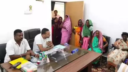 कुनकुरी: कुनकुरी क्षेत्र में राशन वितरण में ओटीपी सिस्टम बना जी का जंजाल, हितग्राही हो रहे परेशान