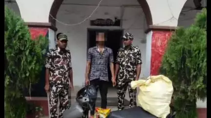 हथुआ: मीरगंज के कुसौधी में 32 लीटर विदेशी शराब के साथ एक युवक स्कूटी सहित गिरफ्तार