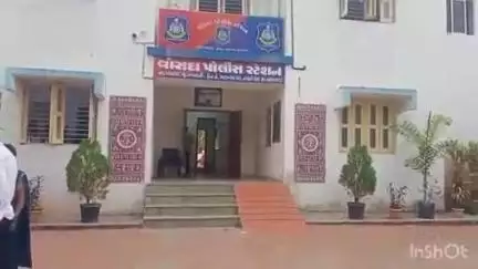 વાંસદા: ભાડે રહેતા ઇસમોની વિગત પોલીસે નહિ આપતા કાર્યવાહી કરાઇ