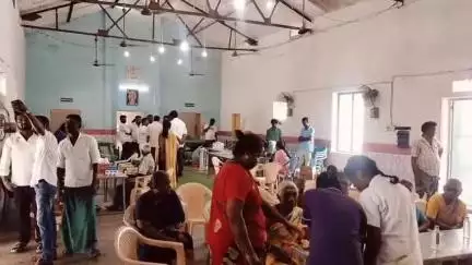 பழனி: தமிழக வெற்றி கழகத் தலைவர் விஜய்யின்‌ 51 வது பிறந்த நாளை முன்னிட்டு AVM  ரத்ததான முகாம் மற்றும் இலவச மருத்துவ முகாம்