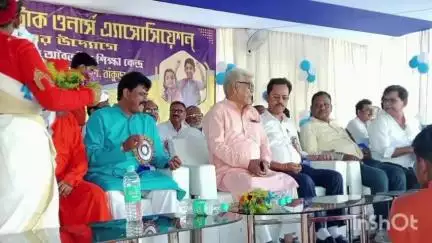 গঙ্গাজলঘাটি: দুর্লভপুর ট্রাক ওনার্স অ্যাসোসিয়েশনের তরফে স্বামী বিবেকানন্দ অবৈতনিক শিক্ষা কেন্দ্রের শুভ উদ্বোধন করা হল দুর্লভপুরে