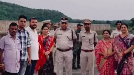 ବଲାଙ୍ଗୀର: ମୁଖ୍ୟମନ୍ତ୍ରୀଙ୍କ ଗସ୍ଥକୁ ନେଇ ଜୋରଦାର ପ୍ରସ୍ତୁତି
ପଥରଚେପା ସ୍ଥଳ ପରିଦର୍ଶନ କଲେ ଆଇ.ଜି ଓ ଏସପି