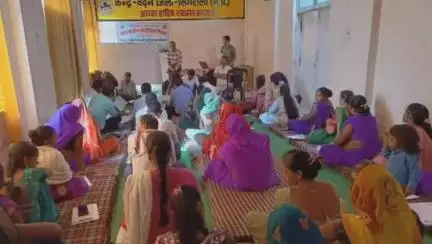 सिंगरौली: बैढ़न में राज्य अनुश्रवण अधिकारी ने ट्रेनिंग सेंटर का किया निरीक्षण, महिलाओं को आधार से जोड़ने के दिए निर्देश