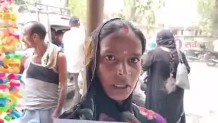 महुआ: डगरू निवासी महिला ने मारपीट का आरोप लगाते हुए थाने में दिया आवेदन, पुलिस कर रही जांच