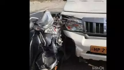 भोटा: शुक्कर खड्ड के पास स्कूटी और ट्राले में हुई टक्कर, स्कूटी सवार युवक की हुई मौत