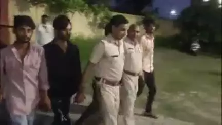 लाडपुरा: नांता पुलिस ने देर रात गश्त के दौरान वारदात की फिराक में घूम रहे 4 बदमाशों को छुरे व 77 बोतल अवैध शराब के साथ गिरफ्तार किया