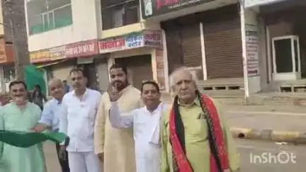 फिरोज़ाबाद: सरकारी बस स्टैंड से व्यापारियों का काफिला अलीगढ़ अधिवेशन के लिए रवाना, अध्यक्ष अंबेश शर्मा के नेतृत्व में उत्साह