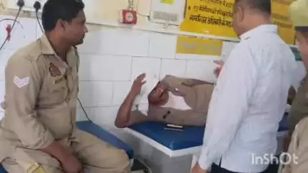 खलीलाबाद: दुर्गा मंदिर के पास PRV 6001 को ट्रेलर ने मारी साइड, एक होमगार्ड व हेड कांस्टेबल घायल, अस्पताल में इलाज जारी