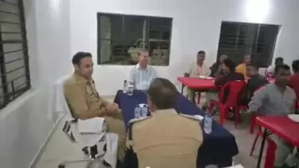नौगढ़: आरक्षी भर्ती में चयनित अभ्यर्थियों को लखनऊ रवाना करने से पूर्व पुलिस लाइन सिद्धार्थनगर में आयोजित किया गया भोज कार्यक्रम
