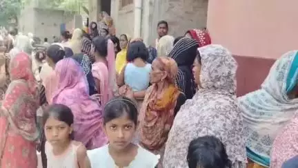 ইংরেজবাজার: অশান্ত দক্ষিণ লক্ষ্মীপুর এলাকা,পুলিশ ব্যবস্থা নিক দাবিTMCর,রাজ হোটেল মোর এলাকায় বললেন TMCর জেলা সহ সভাপতি শুভময় বসু
