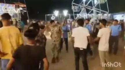 রতুয়া ২: সামসীর মেলাতে উত্তেজনা পরিস্থিতি দমন করতে কড়া হাতে পুলিশ প্রশাসন,গন্ডগোল হলে তৎপর পুলিশ