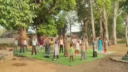 फरसाबहार: केरसई पंचायत में योग सप्ताह, ग्रामीणों ने योगासन, प्राणायाम और स्वस्थ जीवनशैली की ली जानकारी