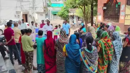 बुरहानपुर नगर: बुरहानपुर प्रतापपुरा में नगर निगम द्वारा स्वच्छता पर नुक्कड़ नाटक, कलेक्टर के निर्देशानुसार