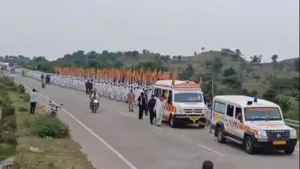बसमत: श्रीक्षेत्र शेगाव येथील गजानन महाराजांची पालखी बाराशिव व गुंडेश्वर पाटीवर आगमन होताच ग्रामस्थांच्या वतीने भव्य स्वागत