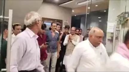 सोहागपुर: केंद्रीय कृषि मंत्री शिवराज सिंह चौहान बीती रात सोहागपुर पहुंचे, भाजपा कार्यकर्ताओं ने किया भव्य स्वागत