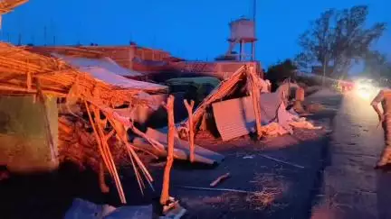 बालाघाट: ग्राम नवेगांव-3 में दो पक्षों में मारपीट, झोपड़ियों में तोड़फोड़ व आगजनी, तीन घायल