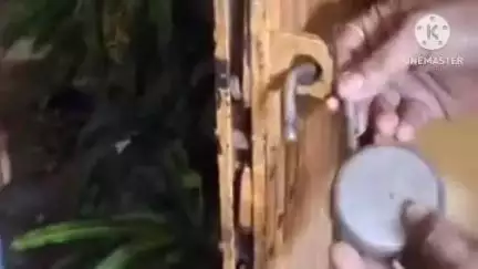 বাঁকুড়া ১: গভীর রাতে বাঁকুড়ায় জেলা বিজেপি কার্যালয়ের মূল গেটের তালা ভেঙে ভাঙচুরের অভিযোগ পুলিশের বিরুদ্ধে