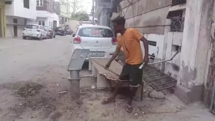 अंगूरी बाग कॉलोनी में कई महीनों से खराब पड़ा है इंडिया मार्का का हैंडपंप, लोग हुए परेशान #Jansamasya