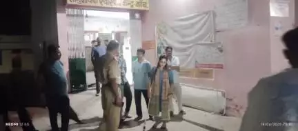 कौंच: कोंच सामुदायिक स्वास्थ्य केंद्र का देर रात एसडीएम ने किया औचक निरीक्षण, कमियां मिलने पर लगाई फटकार