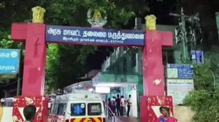 ராசிபுரம்: ஆண்டலூர் கேட் அருகே நேருக்கு நேர் லாரிகள் மோதி கொண்ட விபத்தில் லாரி டிரைவர் இன்று உயிரிழந்தார்