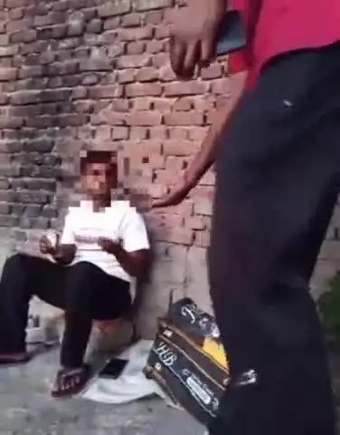 रुद्रपुर: ट्रांजिट कैंप थाना क्षेत्र में धड़ल्ले से बिक रही अवैध कच्ची शराब, बिक्री का वीडियो सोशल मीडिया पर हुआ वायरल
