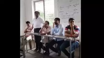 হাসনাবাদ: কুমারপুকুর হাই স্কুলে অনুষ্ঠিত হলো তৃণমূলের কর্মী বৈঠক, উপস্থিত ব্লক তৃণমূলের সভাপতি