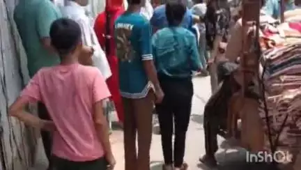 धौलाना: मोहल्ला शमशाद रोड पर प्लॉट की सफाई करने गए पति-पत्नी के साथ दबंगों ने की मारपीट, तोड़ा फोन, वीडियो हुआ वायरल
