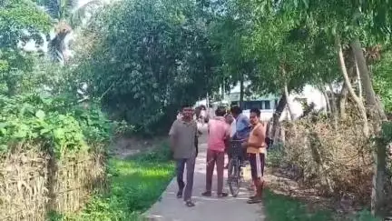 ভাতার: ভাতারের নতুনগ্রামে এক নাবালককে পেটে ছুরি মারার অভিযোগ উঠলো প্রতিবেশী এক যুবকের বিরুদ্ধে