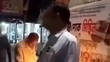 খড়গপুর ১: বিমান দুর্ঘটনায় নিহতদের প্রতি শ্রদ্ধা জানিয়ে খড়্গপুরে শোক মিছিল ও সভা CPIM এর, বেসরকারিকরণের কথা সিপিআইএম নেতার