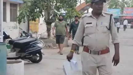 दतिया नगर: वन विभाग की टीम पर हमला करने वाले आरोपियों का ज़िला अस्पताल में हुआ मेडिकल