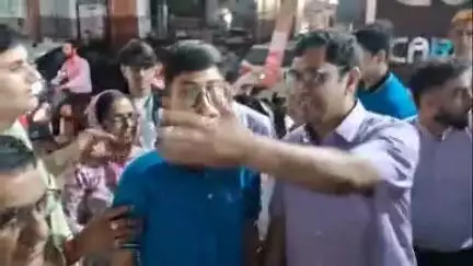 सीकर: पिपराली रोड पर नीट यूजी परीक्षा में देश भर में प्रथम आए छात्र महेश कुमार का सम्मान किया गया