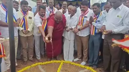 ಚಾಮರಾಜನಗರ: ಬಿಸಲವಾಡಿಯಲ್ಲಿ ಅಂಬೇಡ್ಕರ್ ರವರ ಪ್ರತಿಮೆ ಹಾಗೂ ಗ್ರಂಥಾಲಯ ನಿರ್ಮಾಣ ಕಾಮಗಾರಿ ಭೂಮಿ ಪೂಜೆ