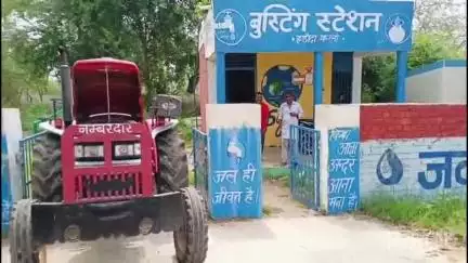 चरखी दादरी: हड़ौदा कलां में बिजली गुल होने से पेयजल संकट, किराए के जनरेटर से जलघर चलाकर बुझा रहे प्यास