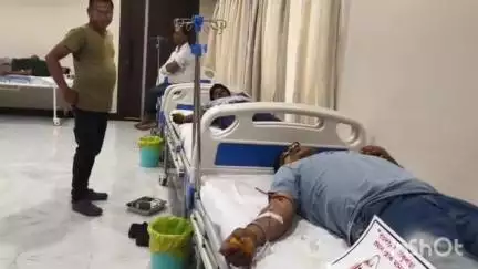 ইংরেজবাজার: রক্ত সংকট মোকাবিলায় অভিরামপুর এলাকায় অনুষ্ঠিত হলো এক রক্তদান শিবির