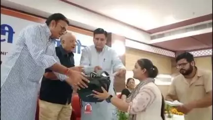 चूरू: होटल ग्रांड शेखावाटी में 'मेरी बेटी, मेरा गौरव' कार्यक्रम में राजेंद्र राठौड़ व हरलाल सहारण रहे मौजूद
