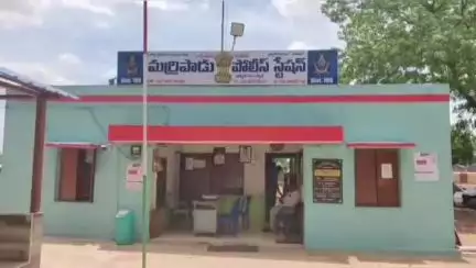 ఆత్మకూరు: ఆత్మకూరు : మర్రిపాడు మండలంలో భారీగా పట్టుపడ్డ నగదు, పలువురిని అదుపులోకి తీసుకొని విచారిస్తున్న పోలీసులు