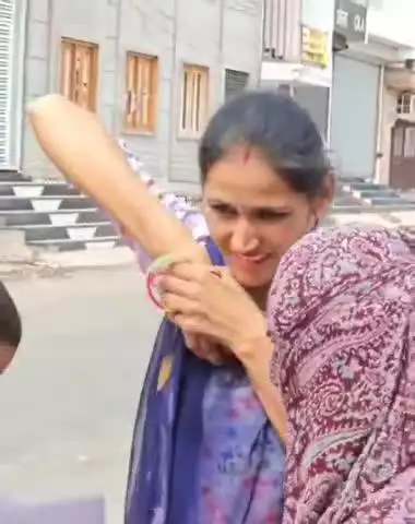 बाड़मेर: बाड़मेर में 26 सेंटर पर PTET-एग्जाम हुआ, कैंडिडेट्स की ज्वेलरी खुलवाई गई, चुन्नी बाहर रखवाई गई