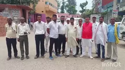 हिलसा: हिलसा से जनसुराज पार्टी के कार्यकर्ता बिहार शरीफ में जिला कार्यकर्ता सम्मेलन में शामिल होने के लिए रवाना