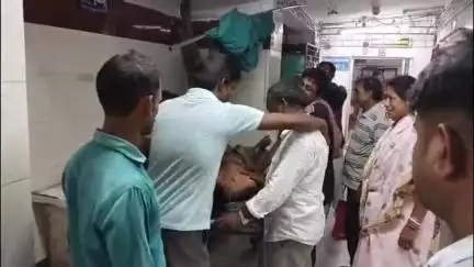 শান্তিপুর: ইলেক্ট্রিকের কাজ করতে গিয়ে বিদুৎপৃষ্ঠ হয়ে মৃত্যু হরিপুর স্ট্রিটের বাসিন্দা এক যুবকের, মৃতদেহ ময়নাতদন্তে পাঠালো পুলিশ