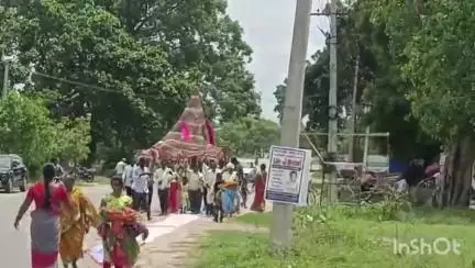 బాల్కొండ: గ్రామాభివృద్ధి కమిటీ ఆధ్వర్యంలో గ్రామ దేవతలకు గంగ నీళ్లతో జలాభిషేకం