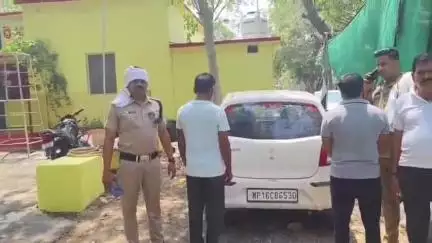 घुवारा: घुवारा पुलिस ने 144 लीटर अवैध शराब और कार ज़ब्त की, दो आरोपी गिरफ्तार