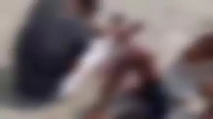 इटवा: इटवा थाने के सामने ट्रक और बाइक की टक्कर में एक युवक की हुई मौत, 2 युवक हुए घायल