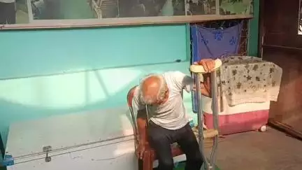 बालाघाट: कड़ा संघर्ष कर बेटों को बनाया लायक, उन्हीं बेटों ने दिया धक्का, अब वृद्धाश्रम में कट रही जिंदगी