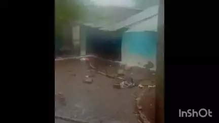 सिरोंज: ग्राम भोजपुर में आंधी-तूफान और बारिश से तबाही, कई मकान गिरे और टीन शेड उड़े