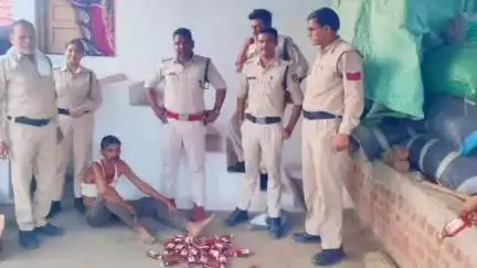 सागर नगर: आबकारी दस्ते ने दबिश देकर अवैध मदिरा जब्त की, आबकारी एक्ट के तहत मामला दर्ज